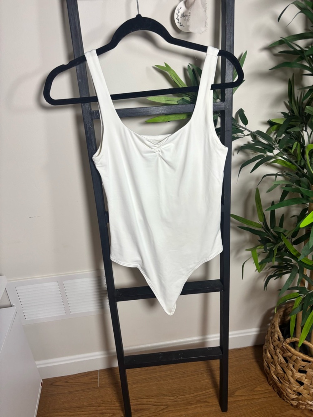 House of Harlow 1960 White Scoop Neck Bodysuit